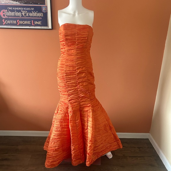 Jessica McClintock Dresses & Skirts - JESSICA MCCLINTOCK orange strapless “mermaid” gown